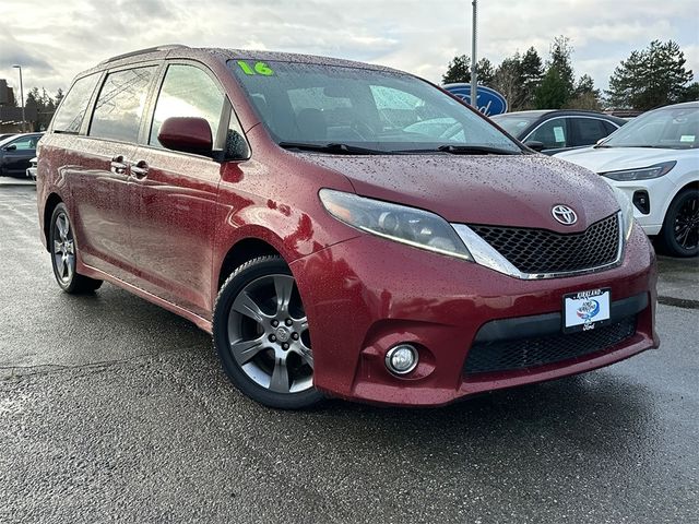 2016 Toyota Sienna 