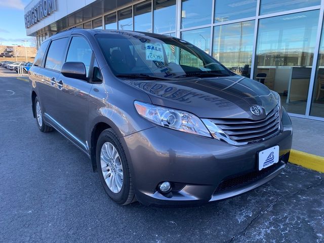 2016 Toyota Sienna 