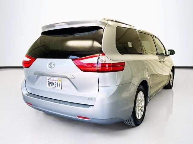 2016 Toyota Sienna 