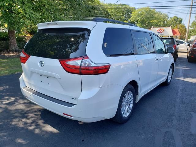 2016 Toyota Sienna XLE Premium