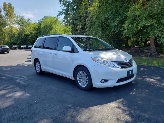 2016 Toyota Sienna 