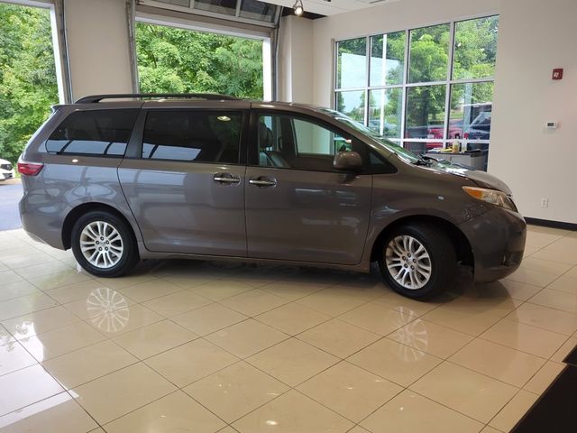 2016 Toyota Sienna XLE Premium