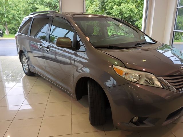 2016 Toyota Sienna XLE Premium