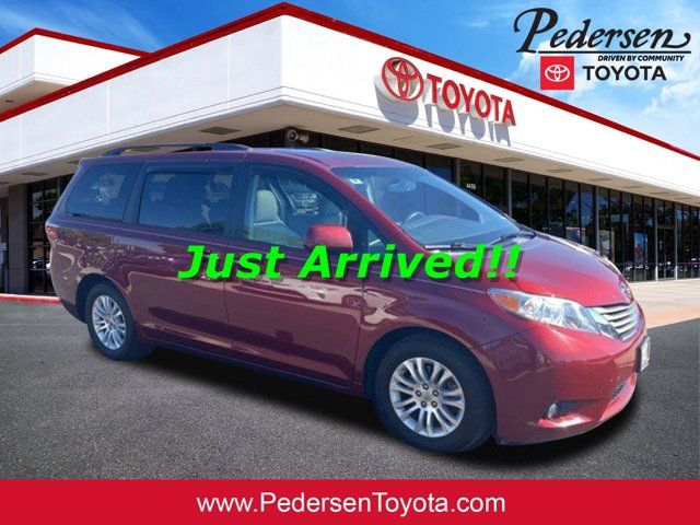 2016 Toyota Sienna XLE