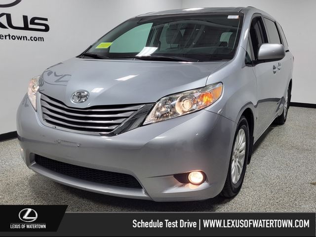 2016 Toyota Sienna 