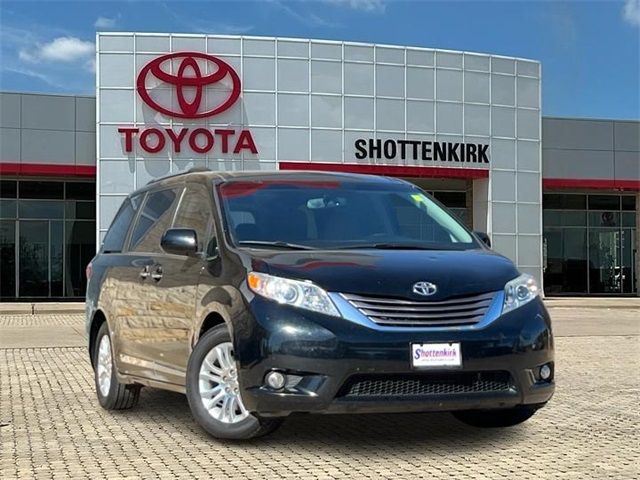 2016 Toyota Sienna 