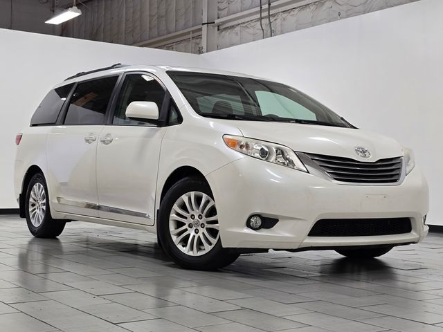 2016 Toyota Sienna 