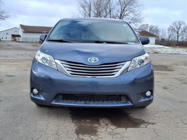 2016 Toyota Sienna 