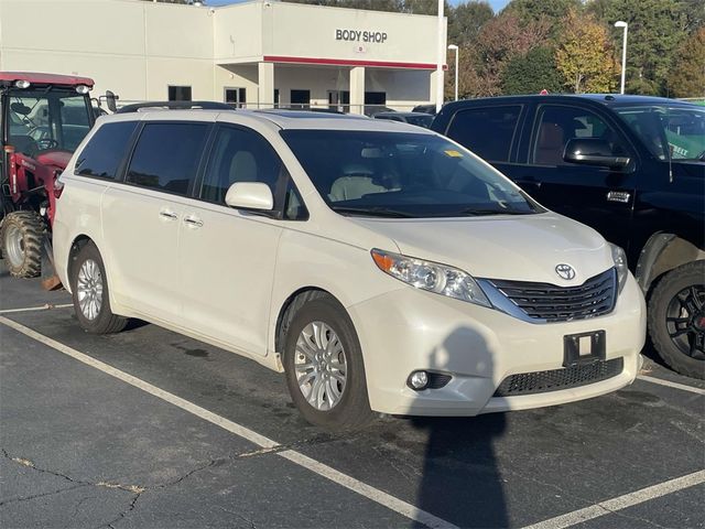 2016 Toyota Sienna 