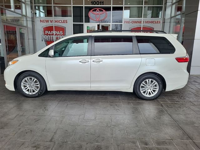 2016 Toyota Sienna 