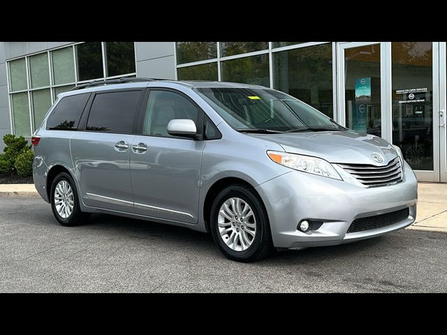 2016 Toyota Sienna XLE