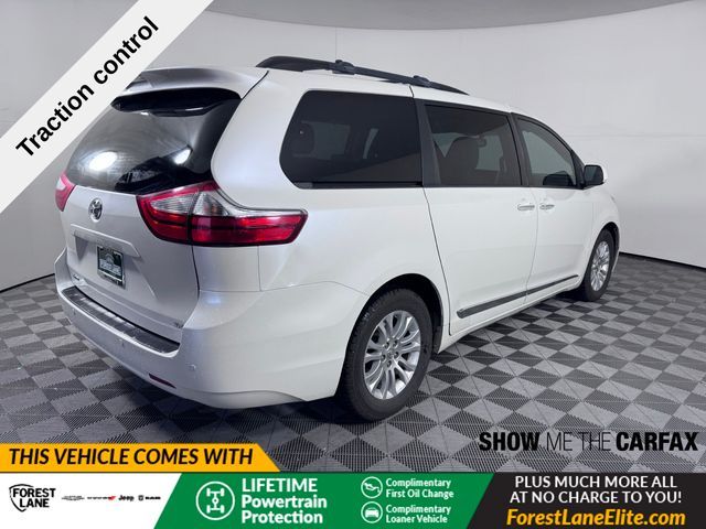 2016 Toyota Sienna 