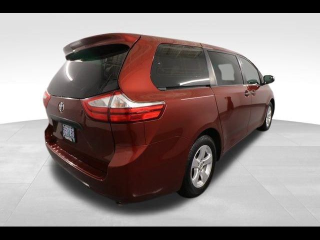 2016 Toyota Sienna L