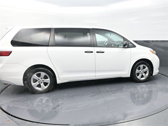 2016 Toyota Sienna L