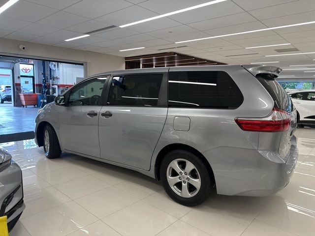 2016 Toyota Sienna L