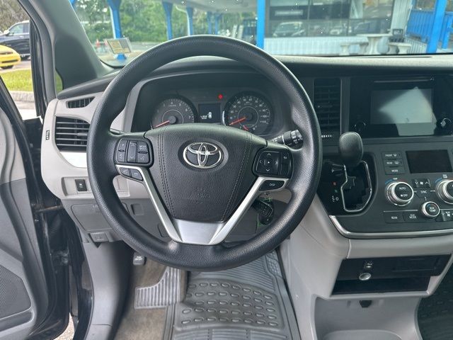 2016 Toyota Sienna L