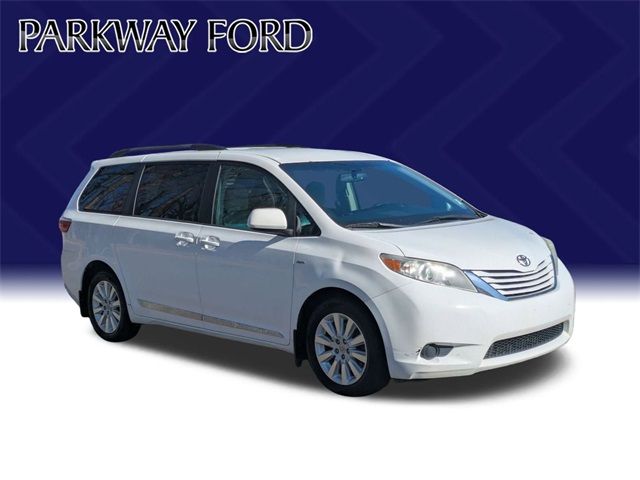 2016 Toyota Sienna LE