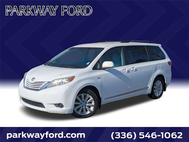 2016 Toyota Sienna LE