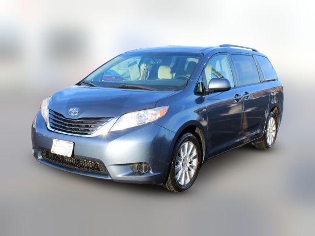 2016 Toyota Sienna LE