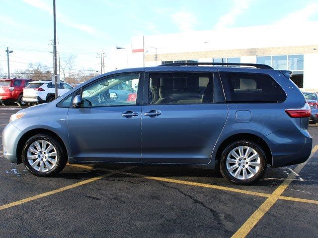 2016 Toyota Sienna LE