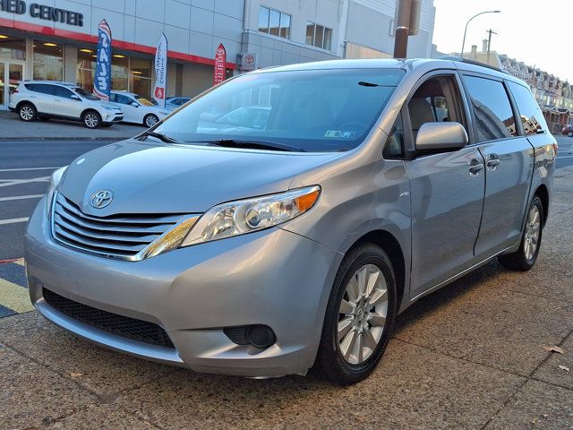 2016 Toyota Sienna LE