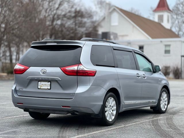 2016 Toyota Sienna LE