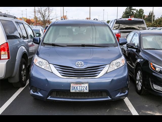 2016 Toyota Sienna LE