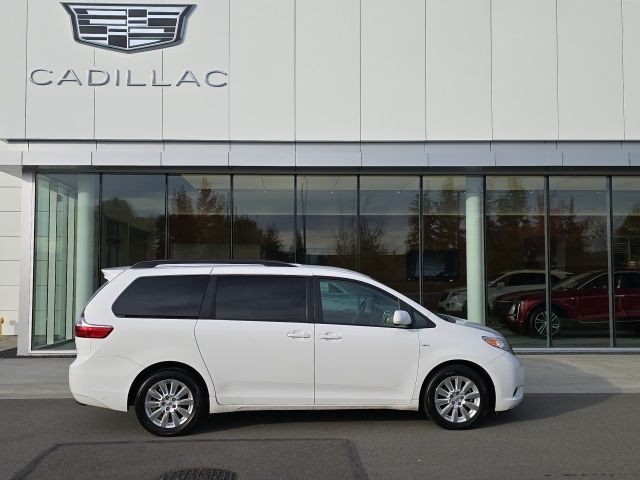 2016 Toyota Sienna LE