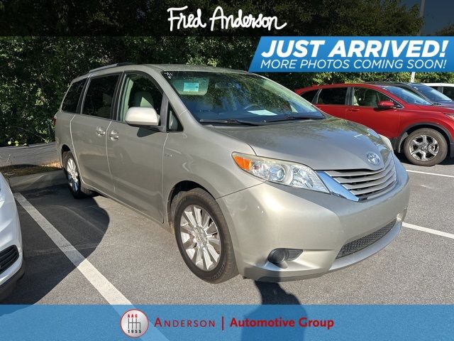 2016 Toyota Sienna LE