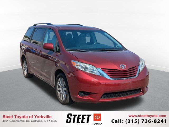 2016 Toyota Sienna LE