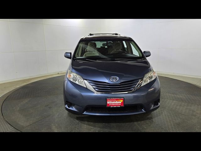 2016 Toyota Sienna LE