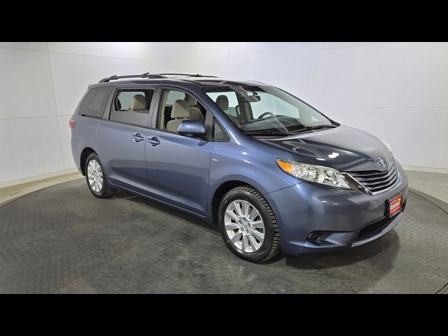 2016 Toyota Sienna LE