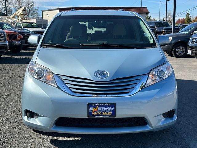 2016 Toyota Sienna LE