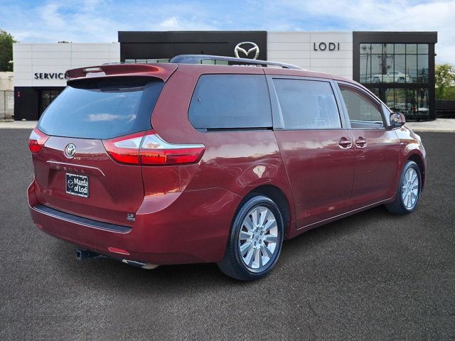 2016 Toyota Sienna LE