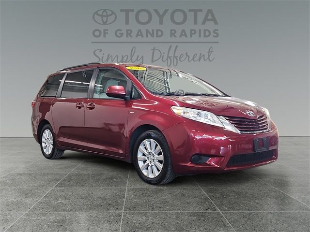 2016 Toyota Sienna LE