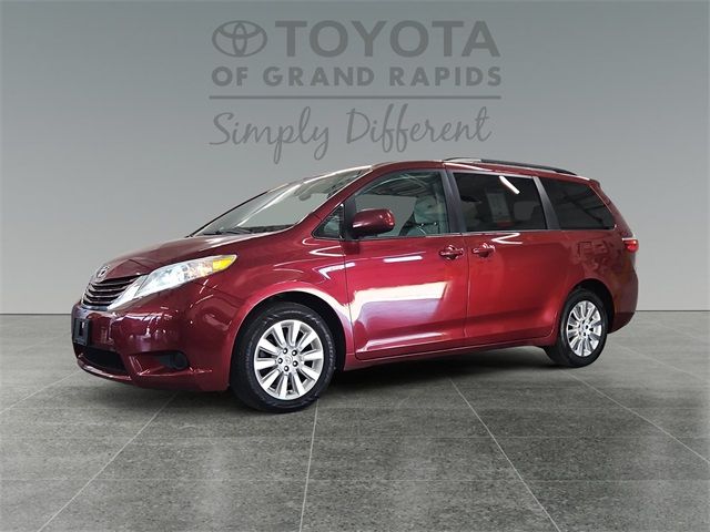 2016 Toyota Sienna LE