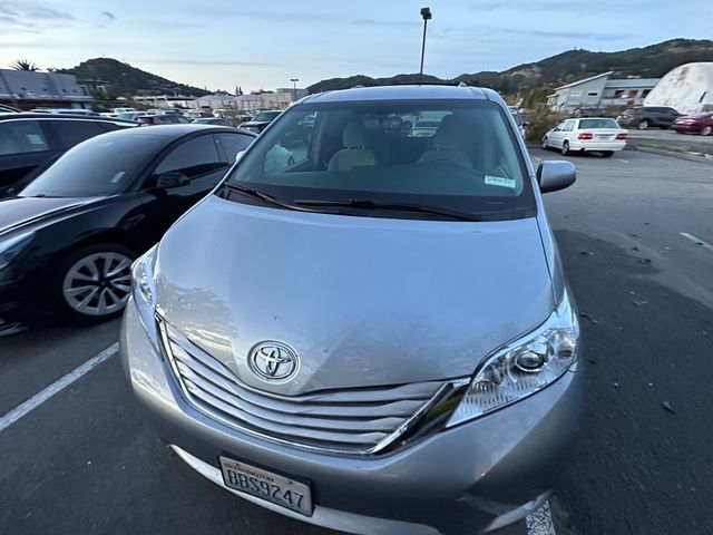 2016 Toyota Sienna LE