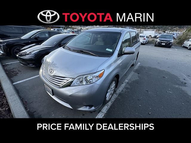 2016 Toyota Sienna LE