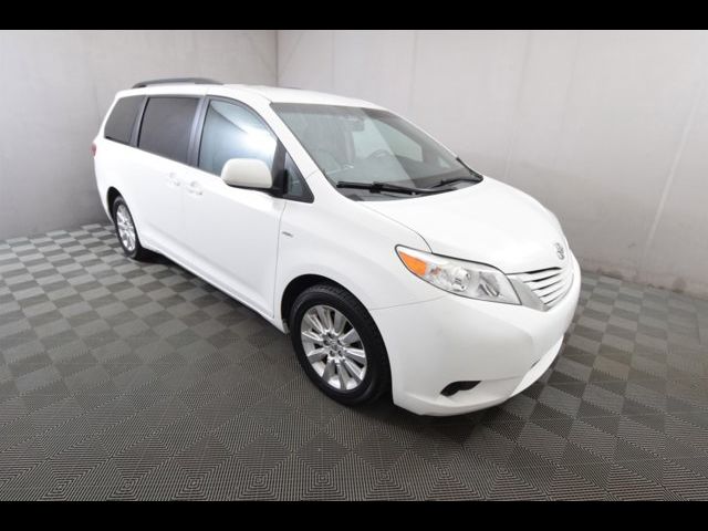 2016 Toyota Sienna LE