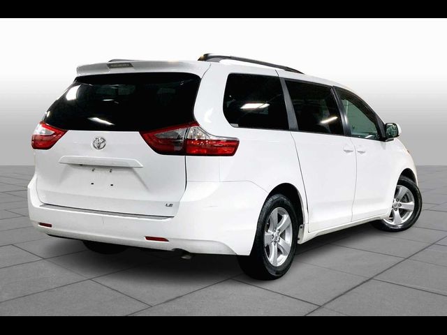 2016 Toyota Sienna LE