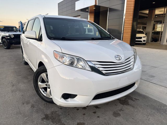 2016 Toyota Sienna LE