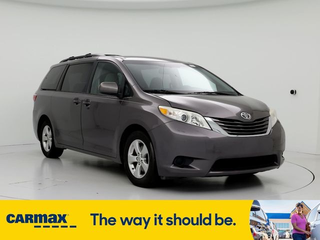 2016 Toyota Sienna LE