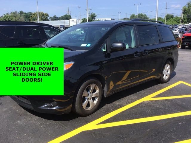 2016 Toyota Sienna LE