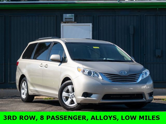 2016 Toyota Sienna LE