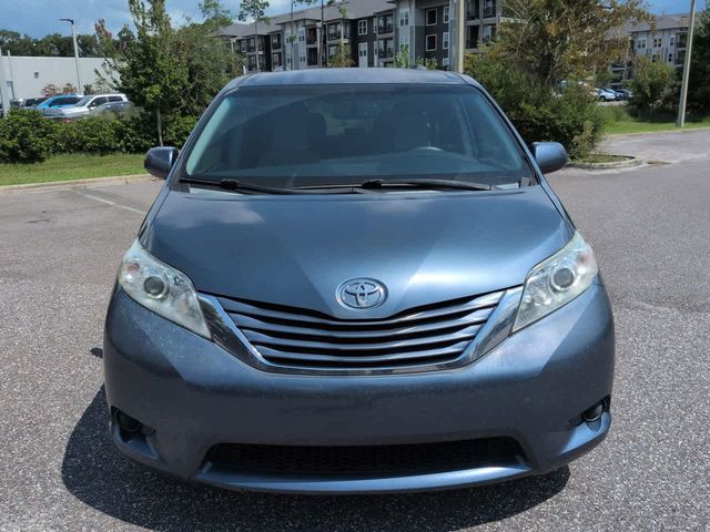2016 Toyota Sienna LE