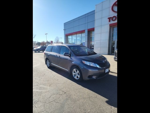 2016 Toyota Sienna 