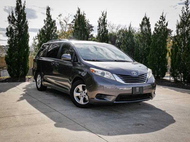 2016 Toyota Sienna LE