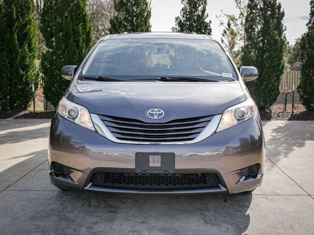 2016 Toyota Sienna LE