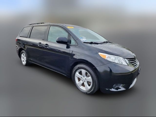 2016 Toyota Sienna LE