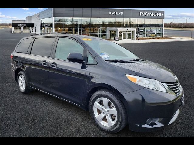 2016 Toyota Sienna LE